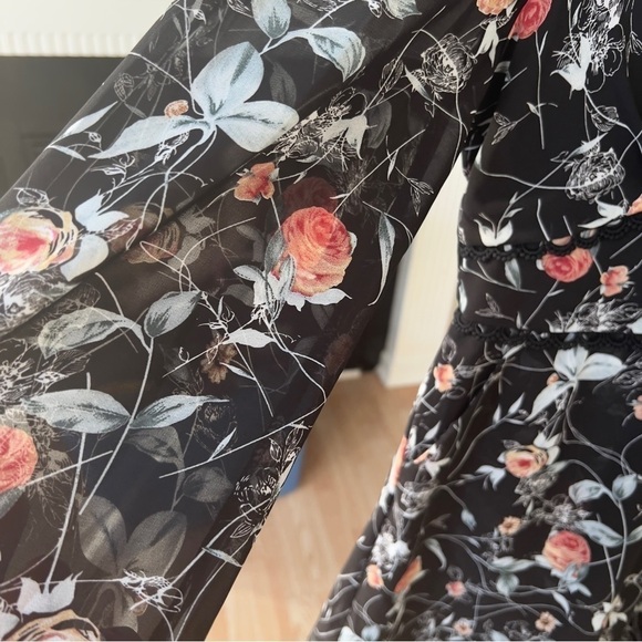 CHICWISH Women's V-Neck Floral Puff Sleeve
High Waisted Chiffon Romper Size S - Picture 14 of 16